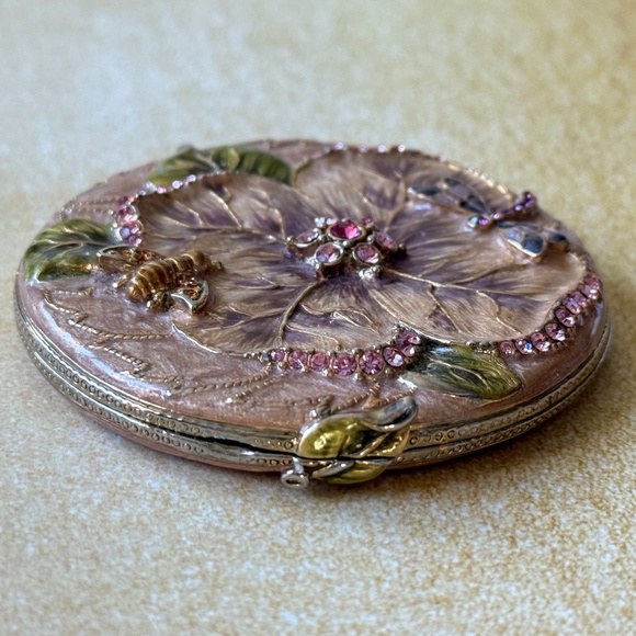 VINTAGE Compact Pastel Enamel Rhinestones Flower Bee Dragonfly Victorian - Picture 2 of 9